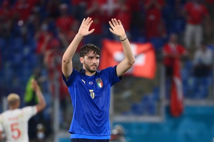 包含法国球员因伤退出国家队集训，无缘备战的词条