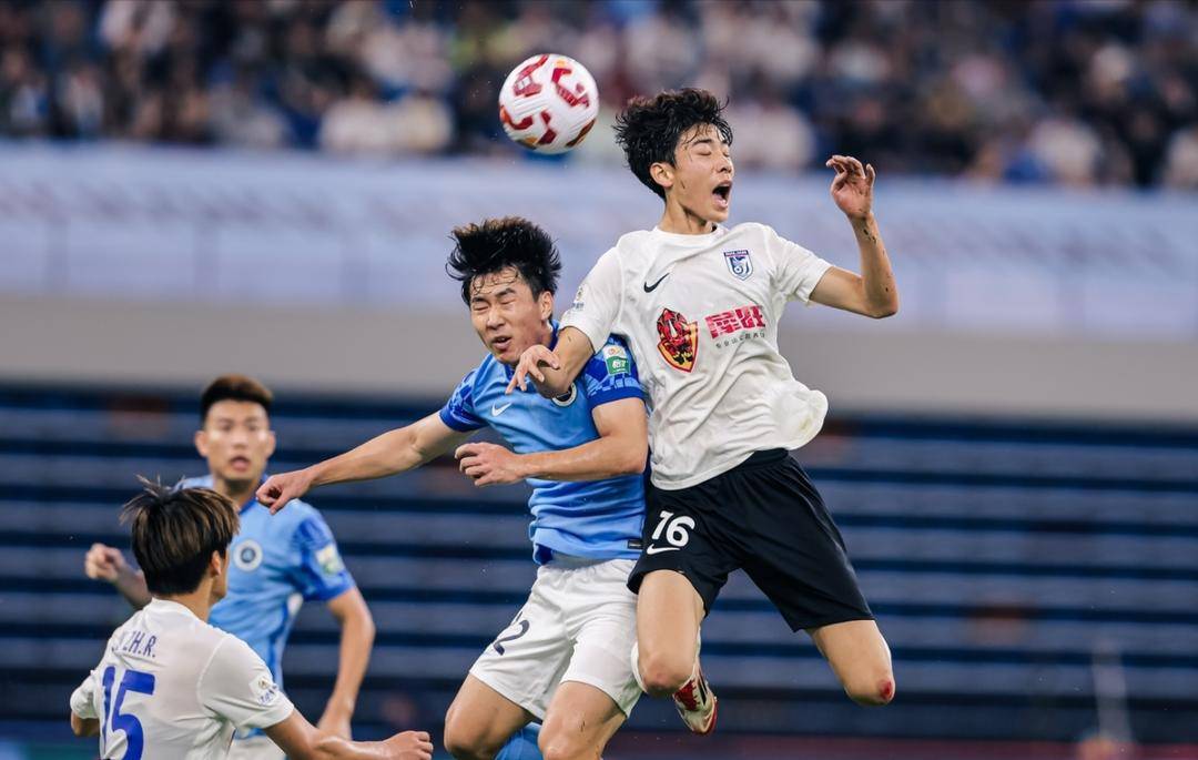 包含大连一方客场不敌劲旅,球队面临考验的词条