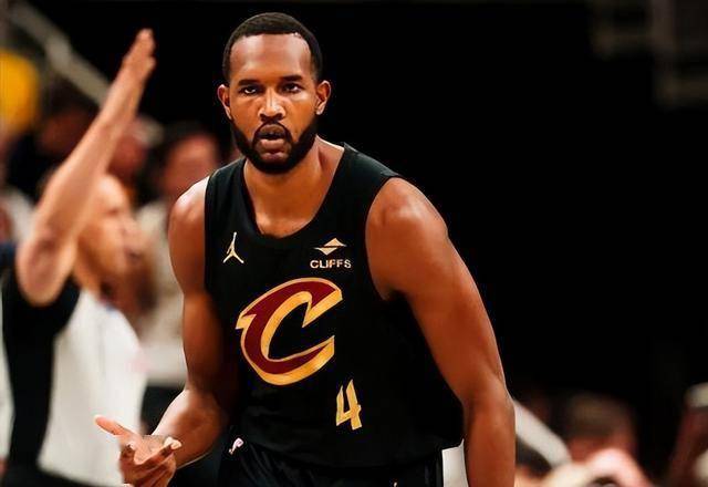 米切尔陷入低谷，热火连败，关键时刻神级表现球队命运悬念！